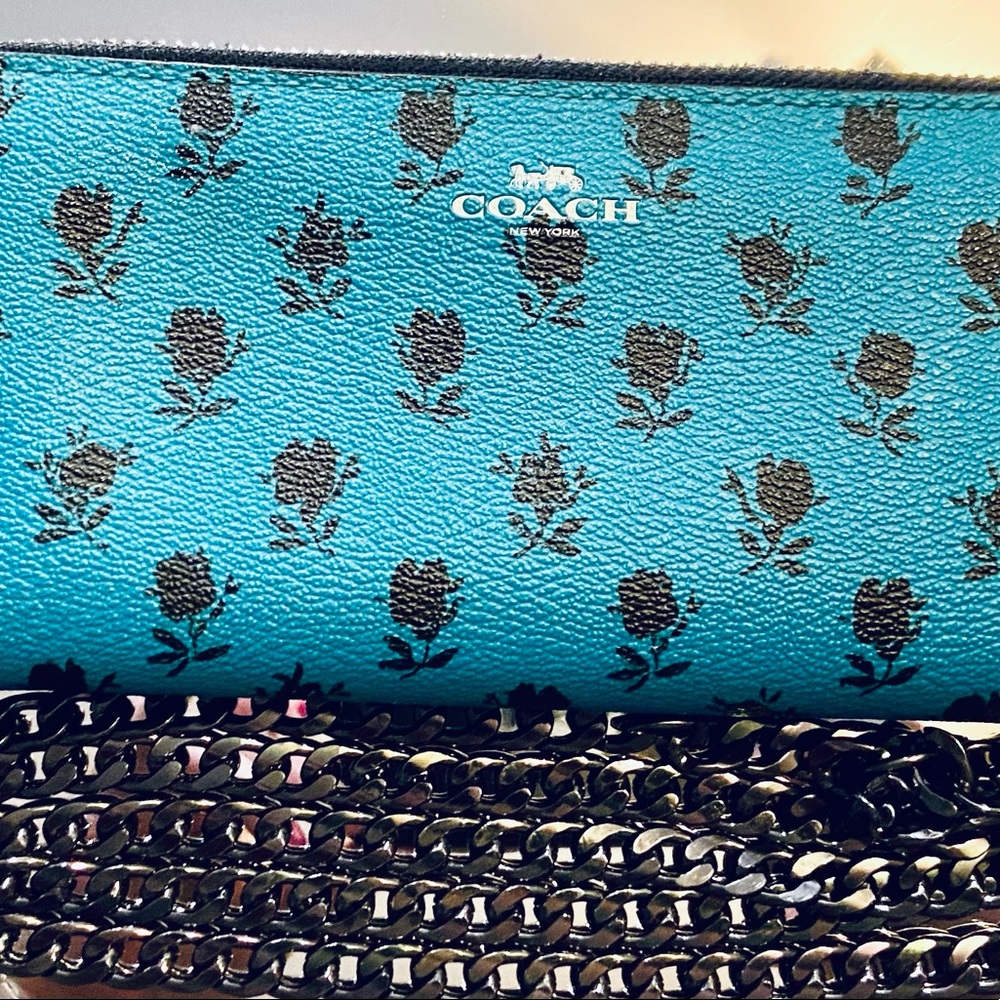 Authentic Coach Wallet - Picture 8 of 9